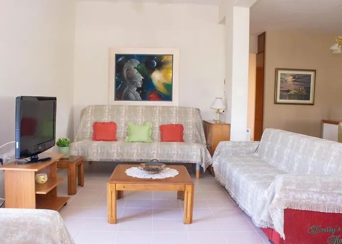 Emily's Apartmán Epanomi