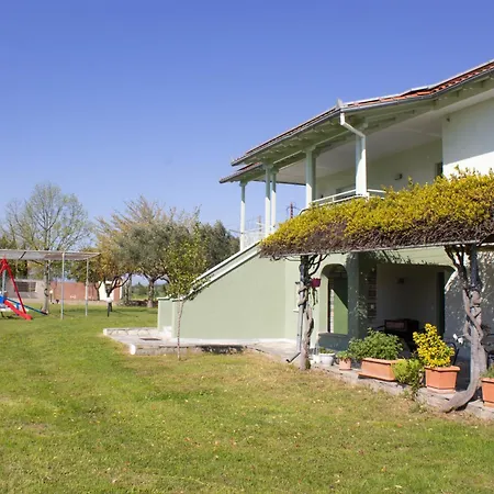 Emily's * 埃帕诺米